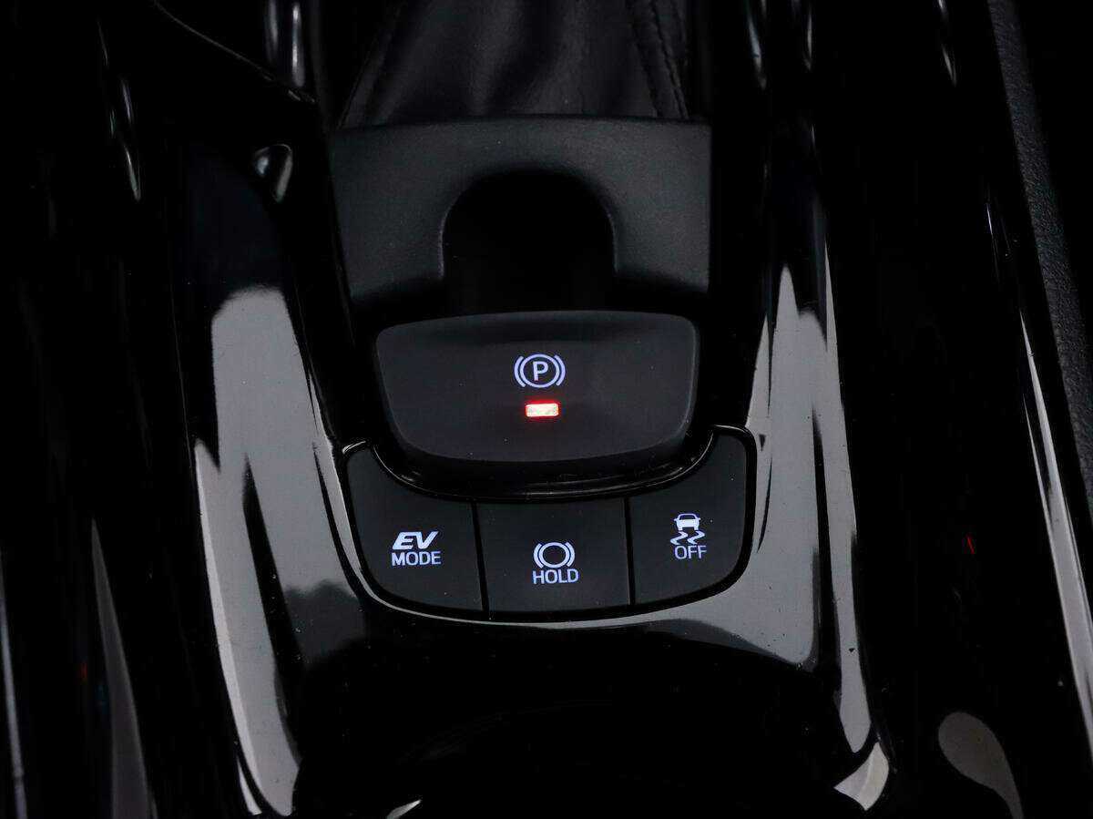 Toyota C-HR с пробегом — 2018 год. Фото: #22