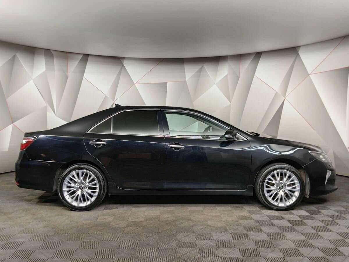 Toyota Camry с пробегом — 2017 год. Фото: #5