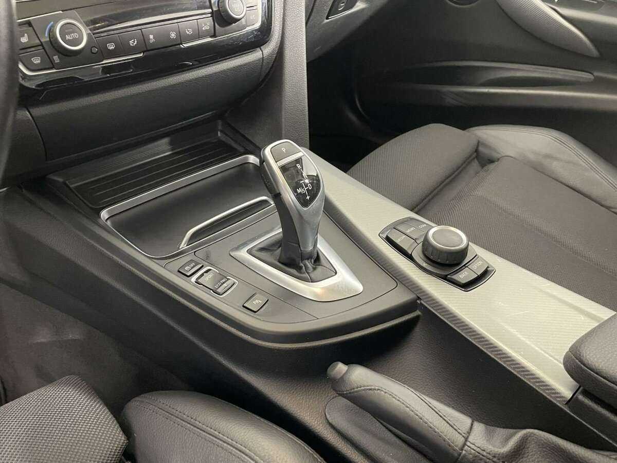 BMW 3 серии с пробегом — 2018 год. Фото: #12