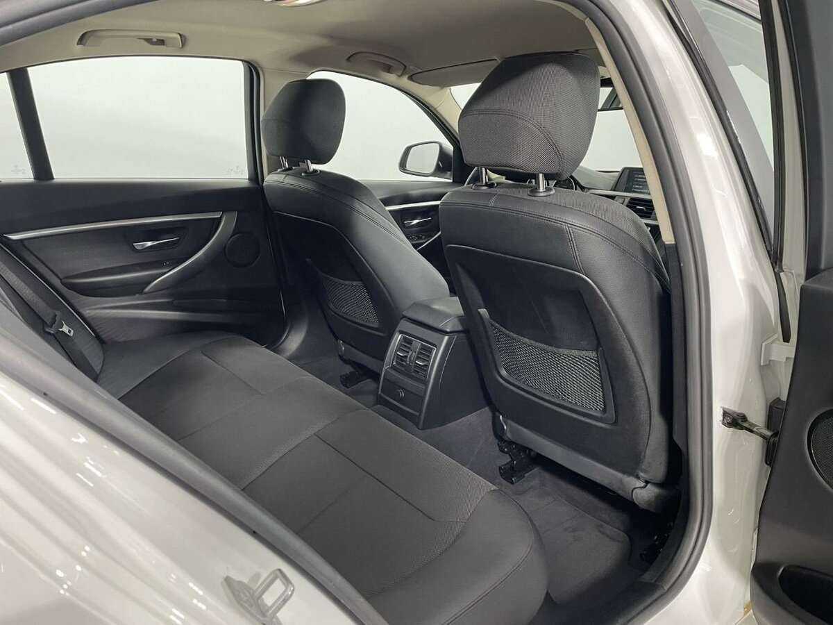 BMW 3 серии с пробегом — 2018 год. Фото: #15