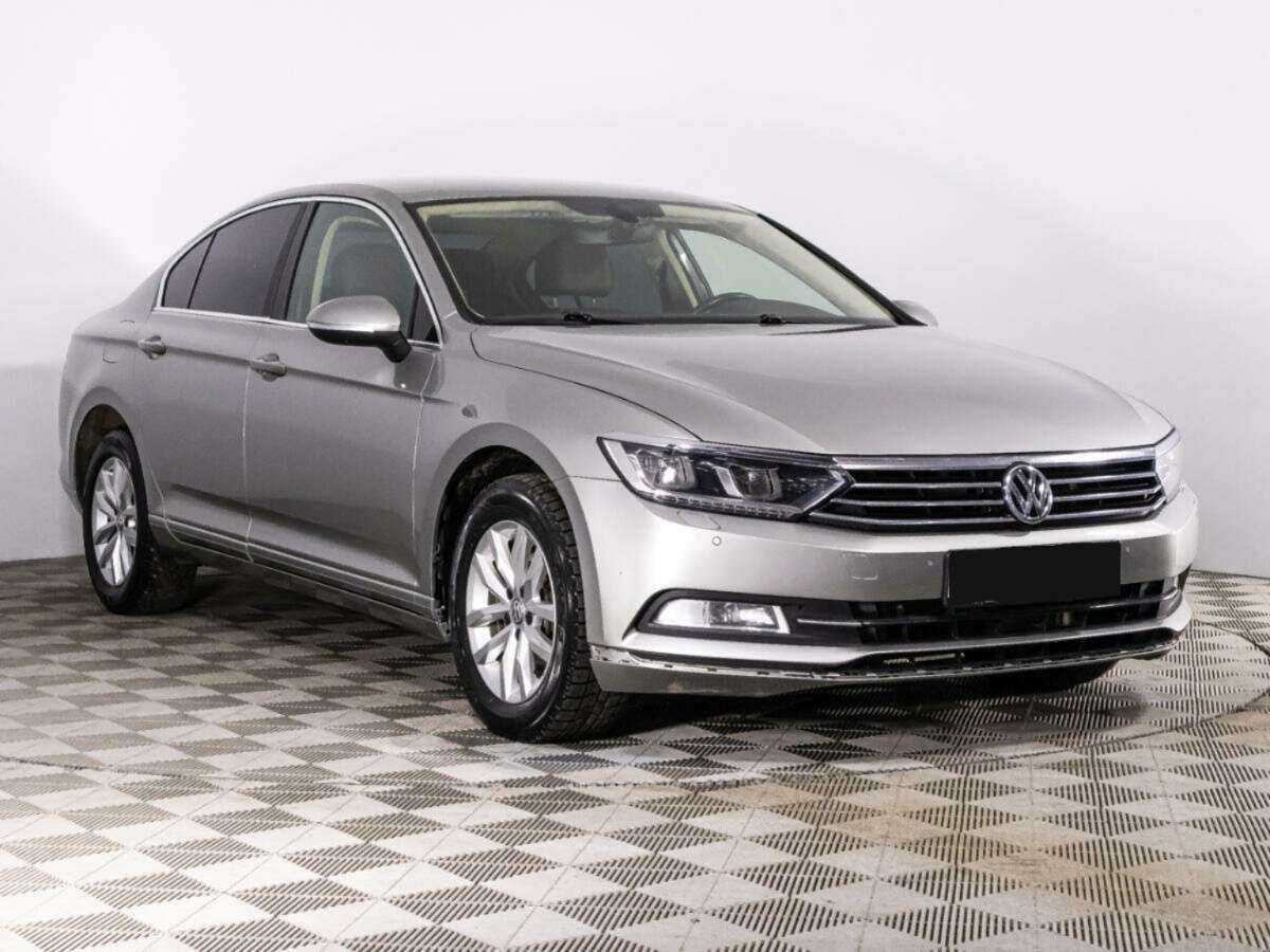 Volkswagen Passat с пробегом — 2017 год. Фото: #2