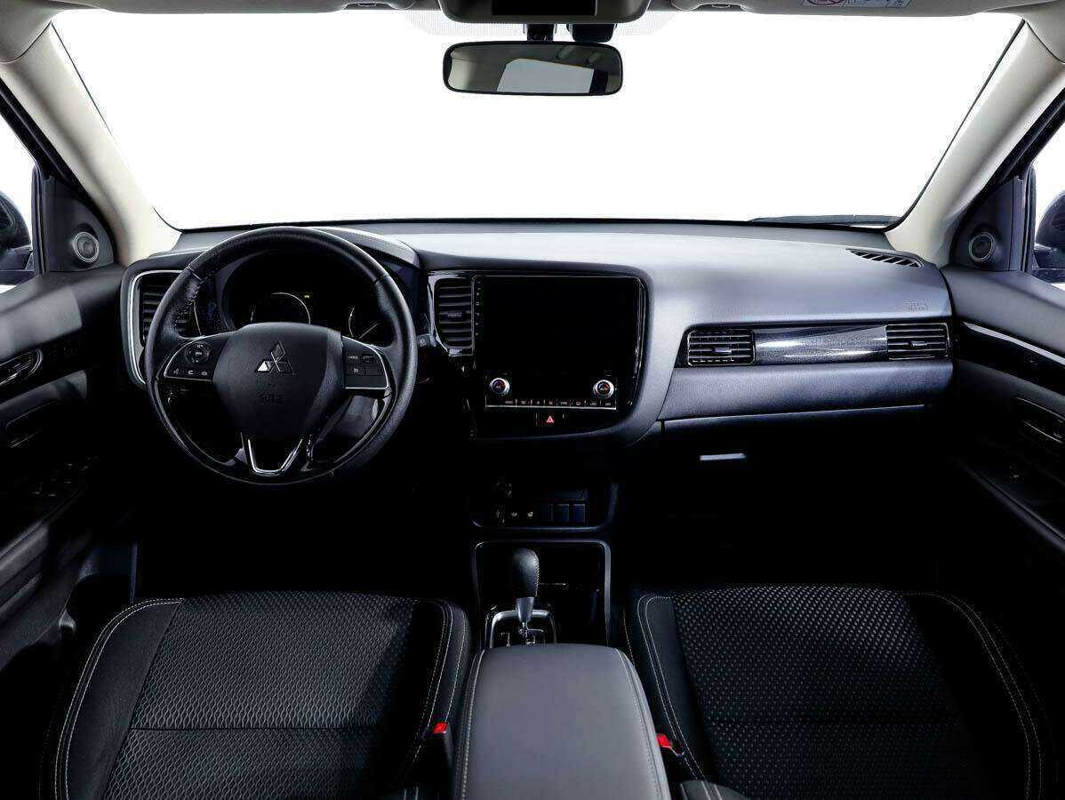 Mitsubishi Outlander с пробегом — 2021 год. Фото: #9
