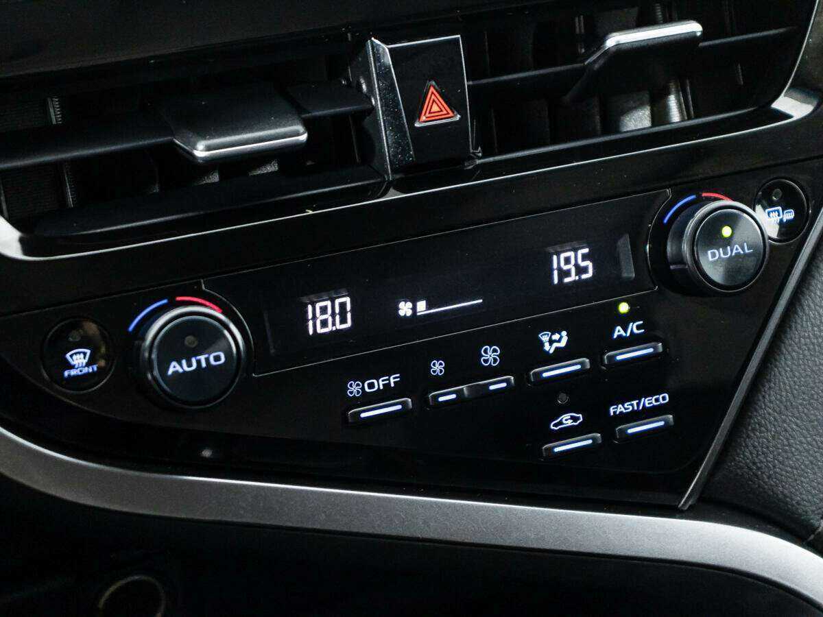 Toyota Camry с пробегом — 2021 год. Фото: #14