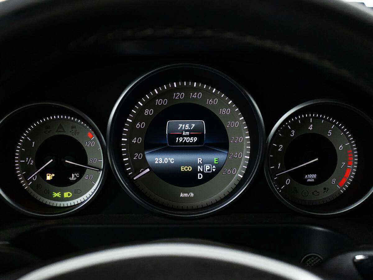 Mercedes-Benz E-Класс с пробегом — 2014 год. Фото: #11