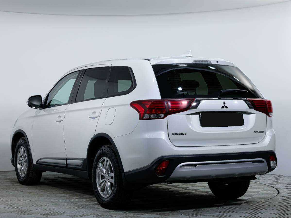 Mitsubishi Outlander с пробегом — 2018 год. Фото: #6