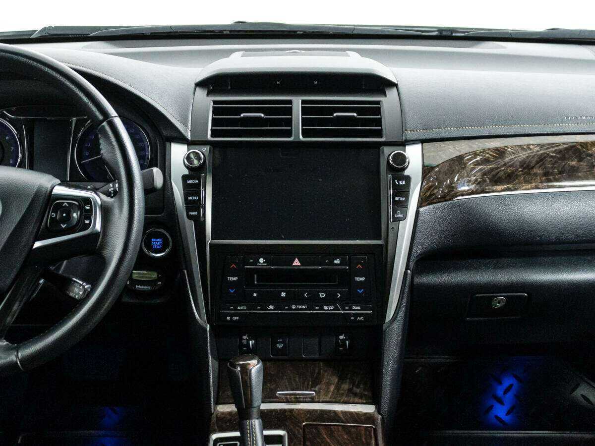 Toyota Camry с пробегом — 2017 год. Фото: #13