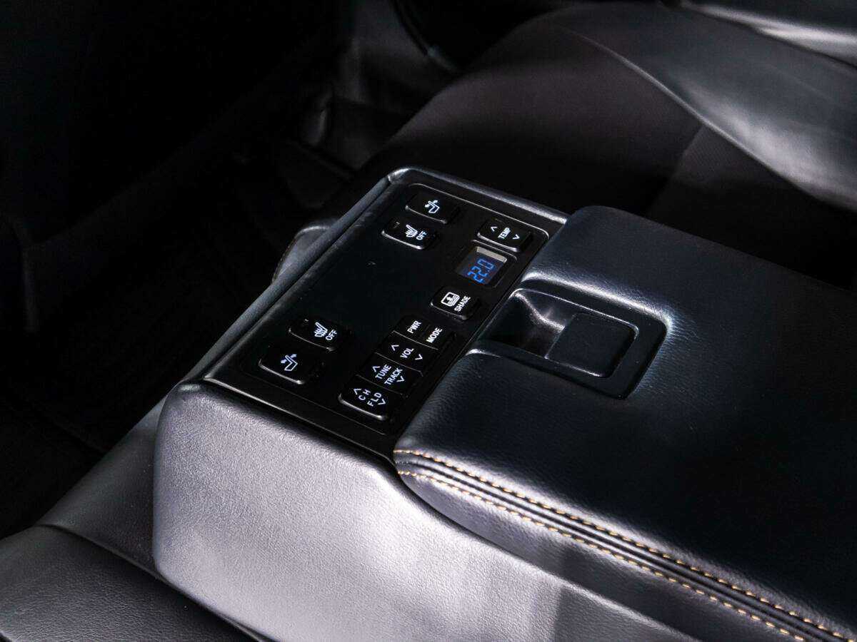 Toyota Camry с пробегом — 2017 год. Фото: #18