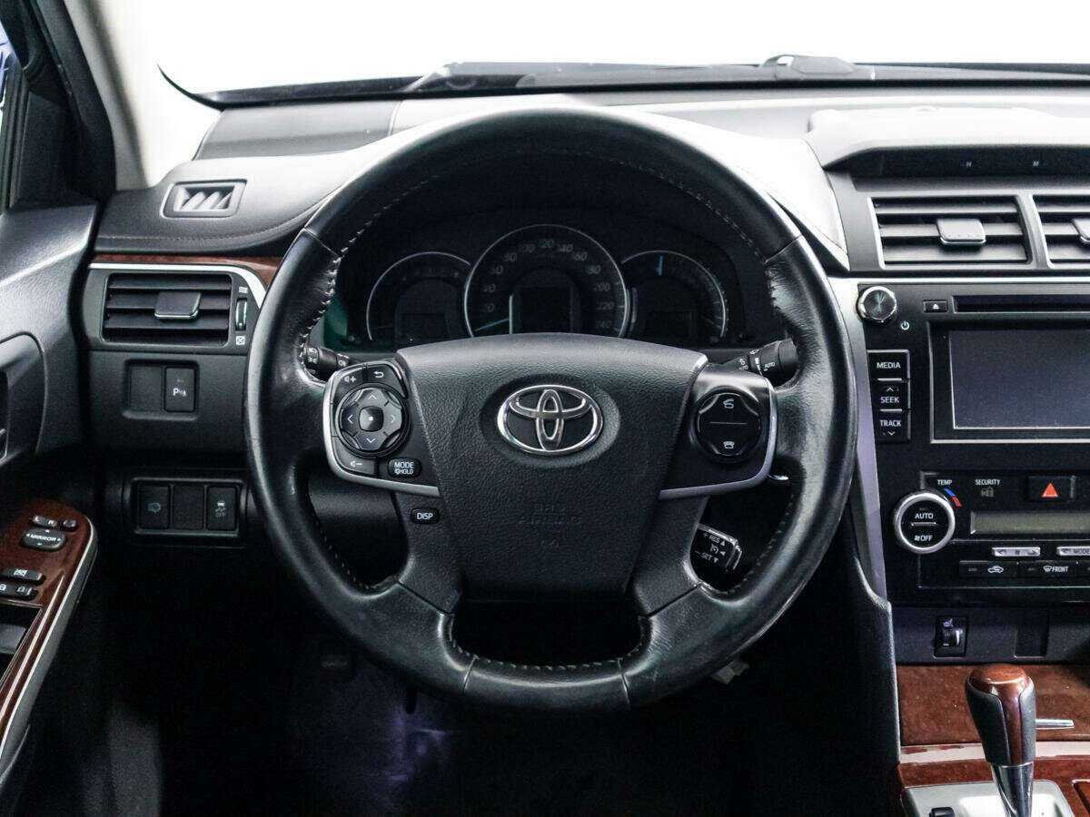 Toyota Camry с пробегом — 2013 год. Фото: #19