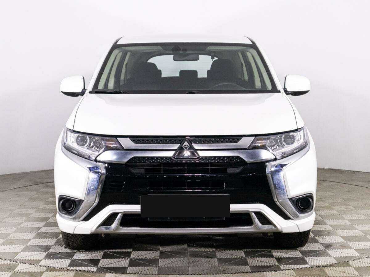 Mitsubishi Outlander с пробегом — 2022 год. Фото: #1