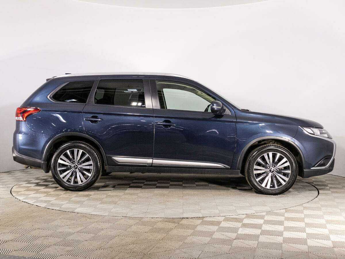 Mitsubishi Outlander с пробегом — 2019 год. Фото: #3