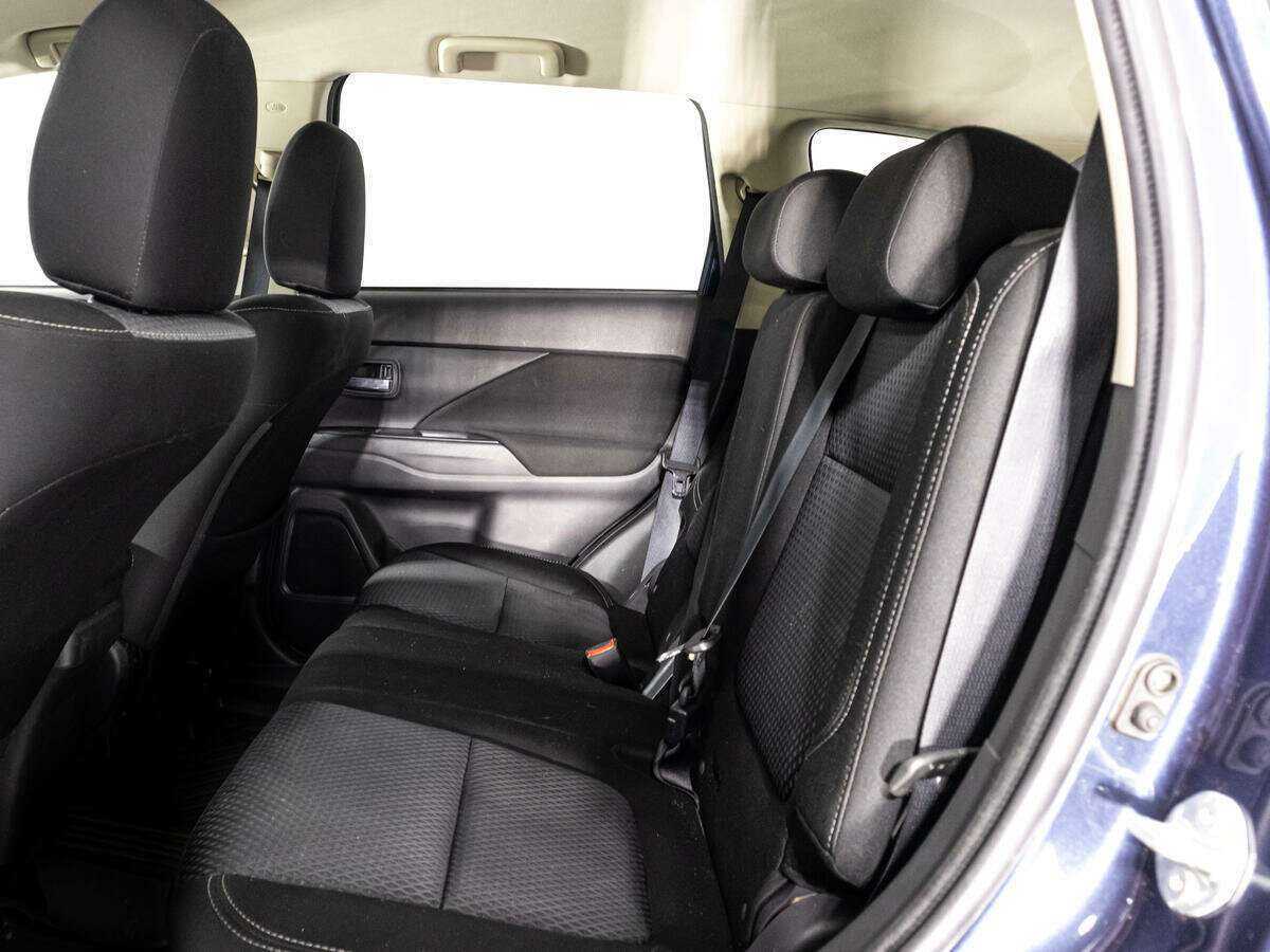 Mitsubishi Outlander с пробегом — 2019 год. Фото: #9