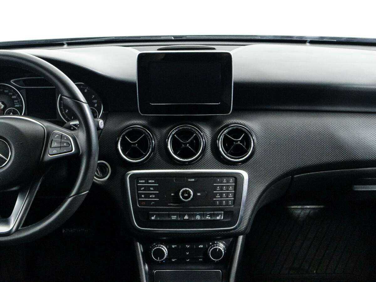 Mercedes-Benz A-Класс с пробегом — 2016 год. Фото: #13