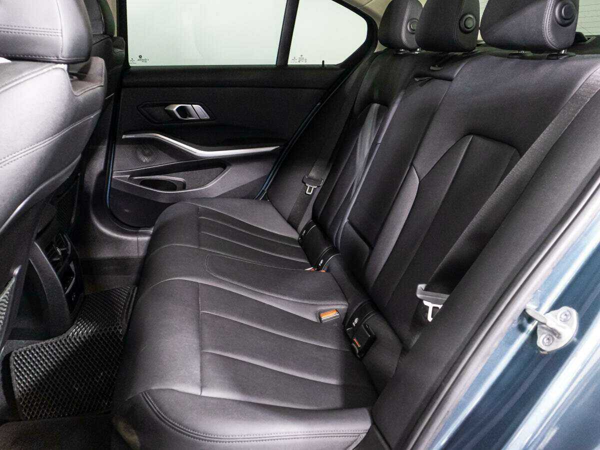 BMW 3 серии с пробегом — 2020 год. Фото: #9