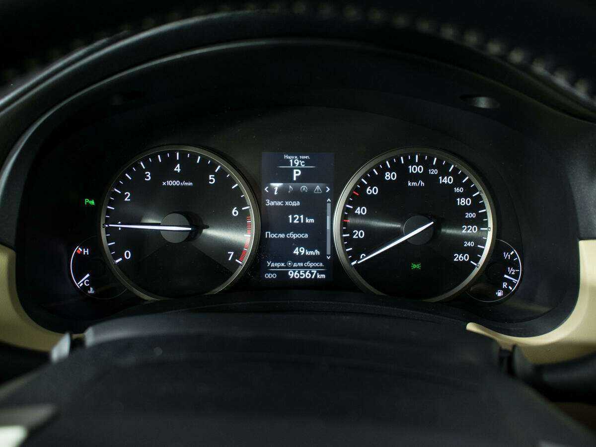 Lexus NX с пробегом — 2016 год. Фото: #10