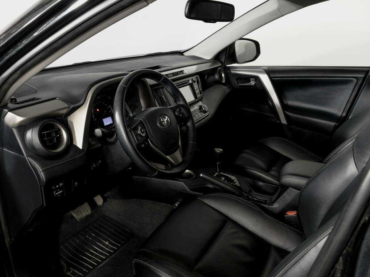 Toyota RAV4 с пробегом — 2014 год. Фото: #14