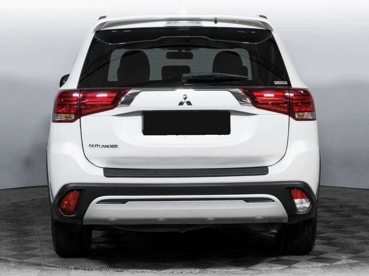 Mitsubishi Outlander с пробегом — 2021 год. Фото: #5