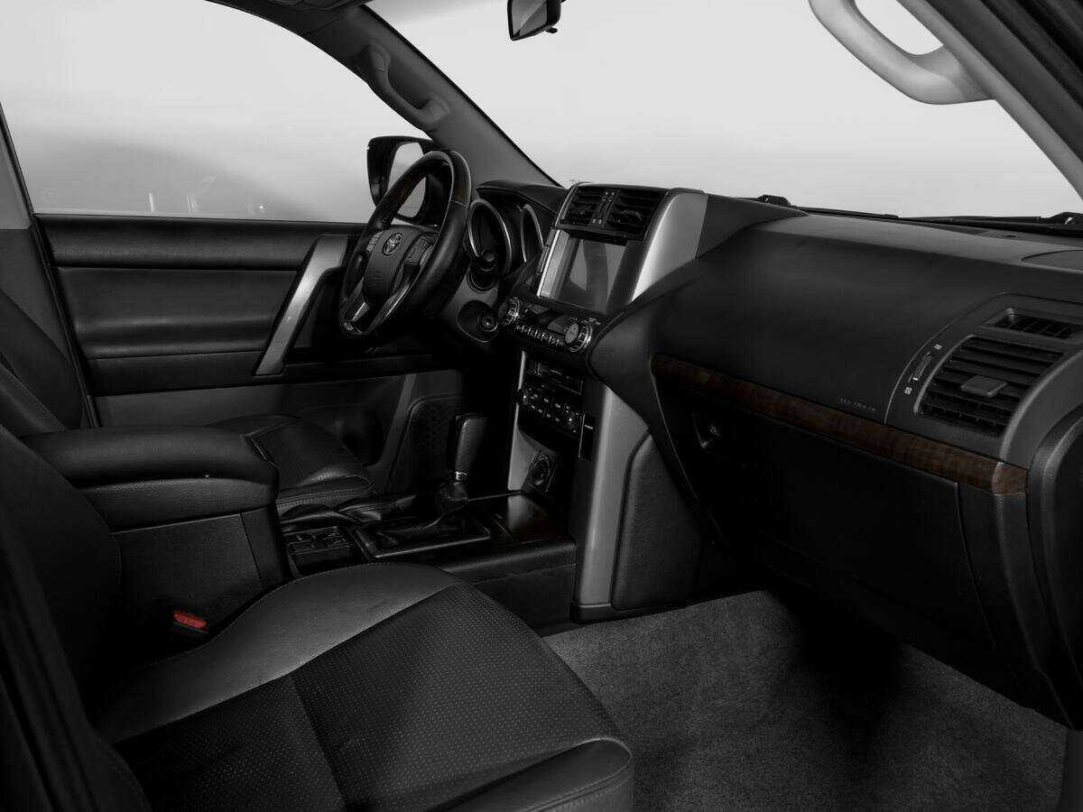 Toyota Land Cruiser Prado с пробегом — 2012 год. Фото: #8
