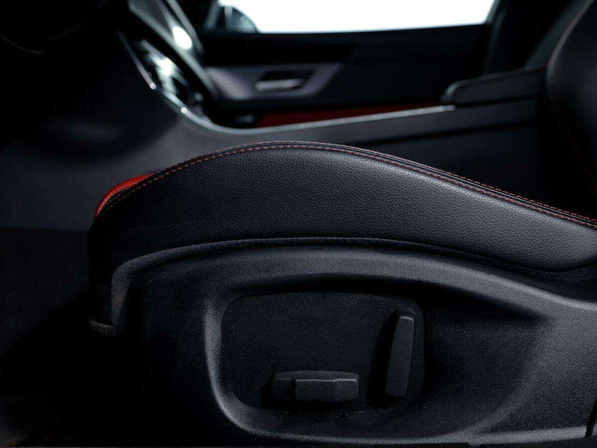 Jaguar XF с пробегом — 2017 год. Фото: #26