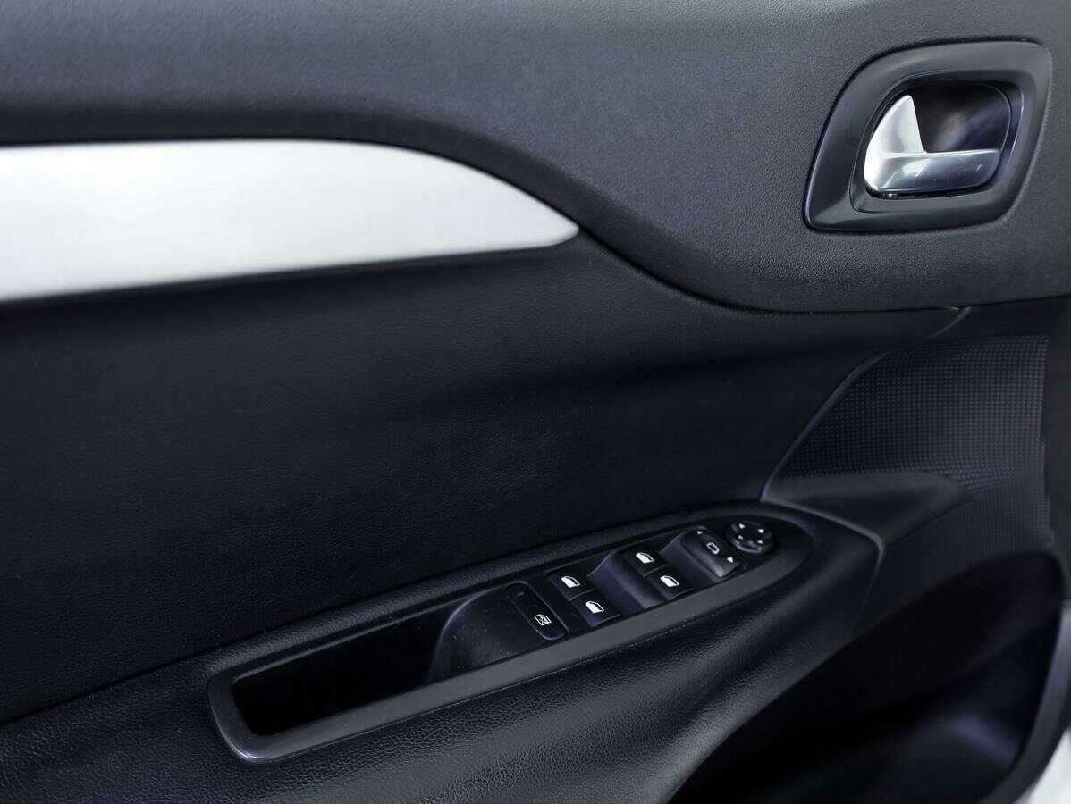 Citroen C4 с пробегом — 2013 год. Фото: #18