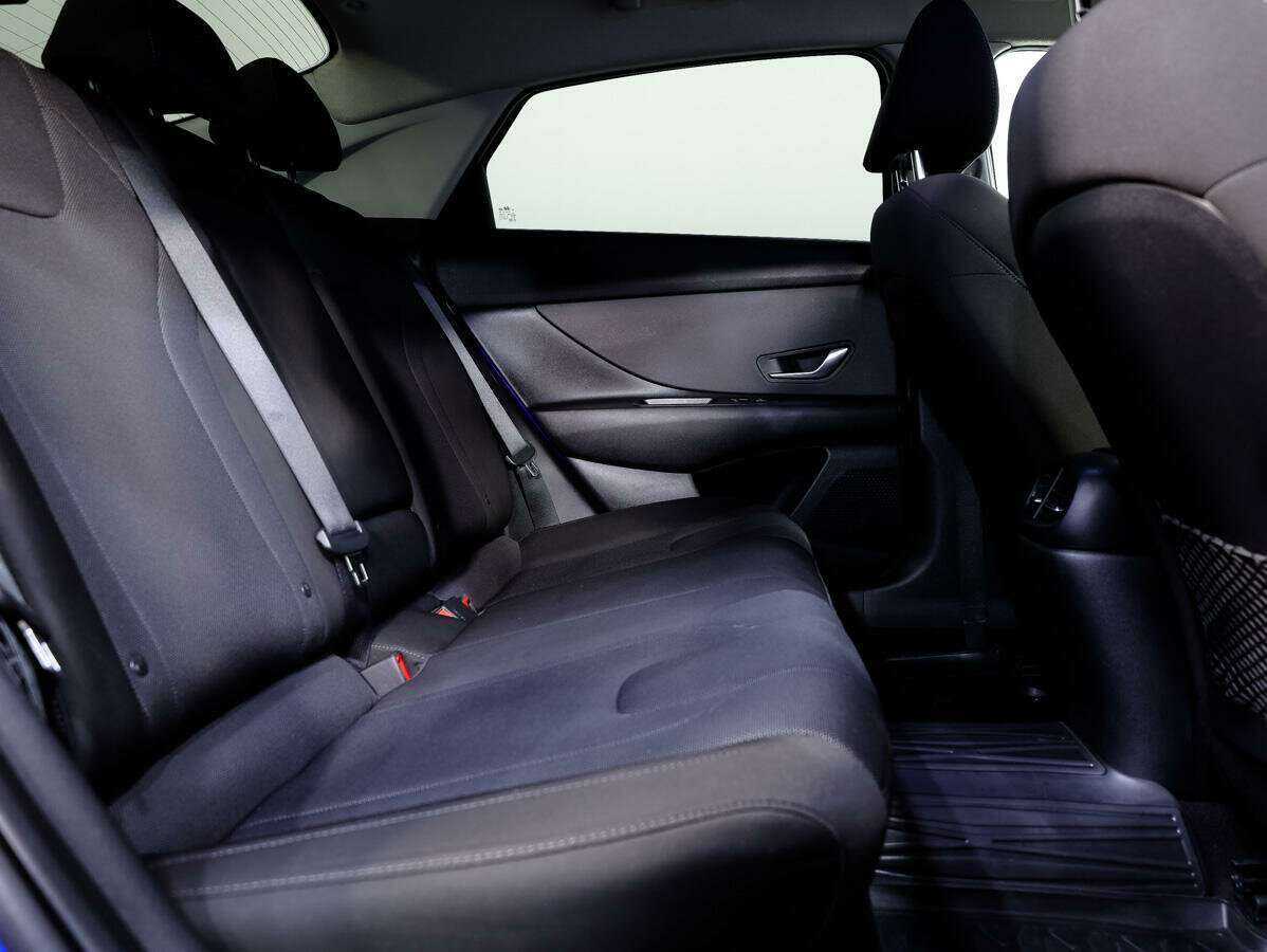 Hyundai Elantra с пробегом — 2021 год. Фото: #14