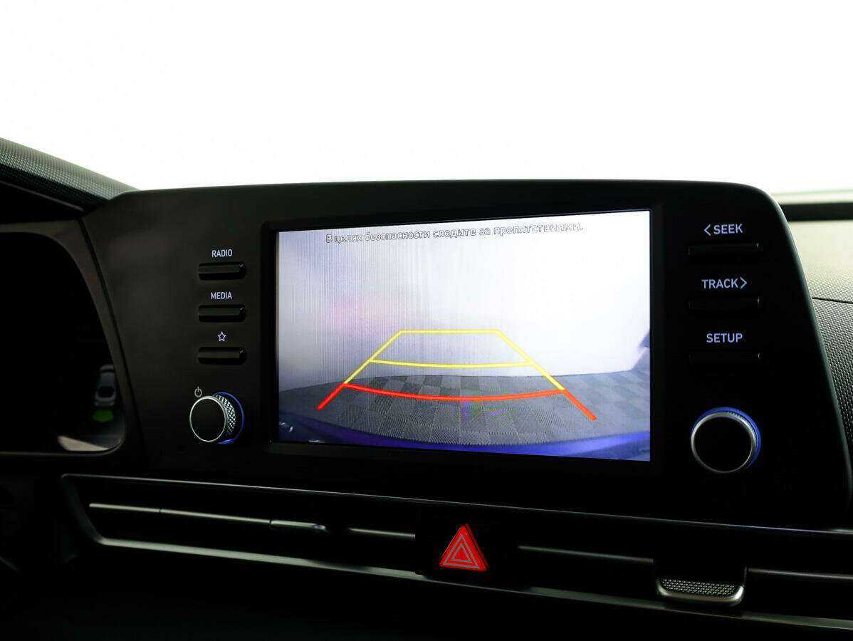 Hyundai Elantra с пробегом — 2021 год. Фото: #15