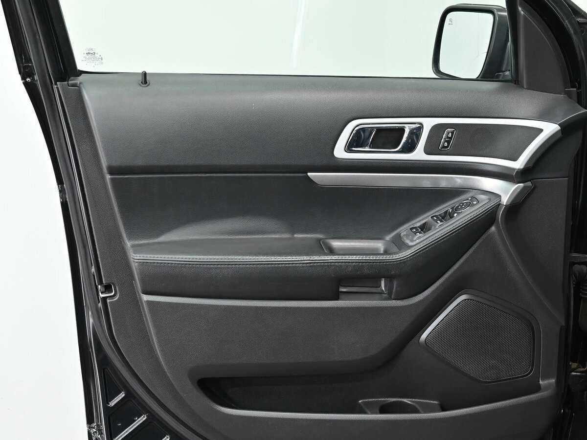 Ford Explorer с пробегом — 2014 год. Фото: #8