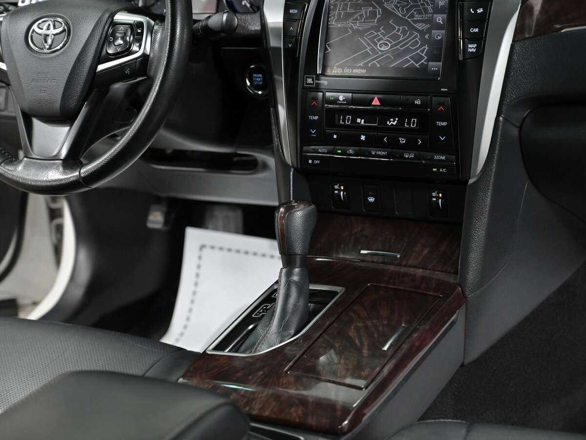 Toyota Camry с пробегом — 2017 год. Фото: #11