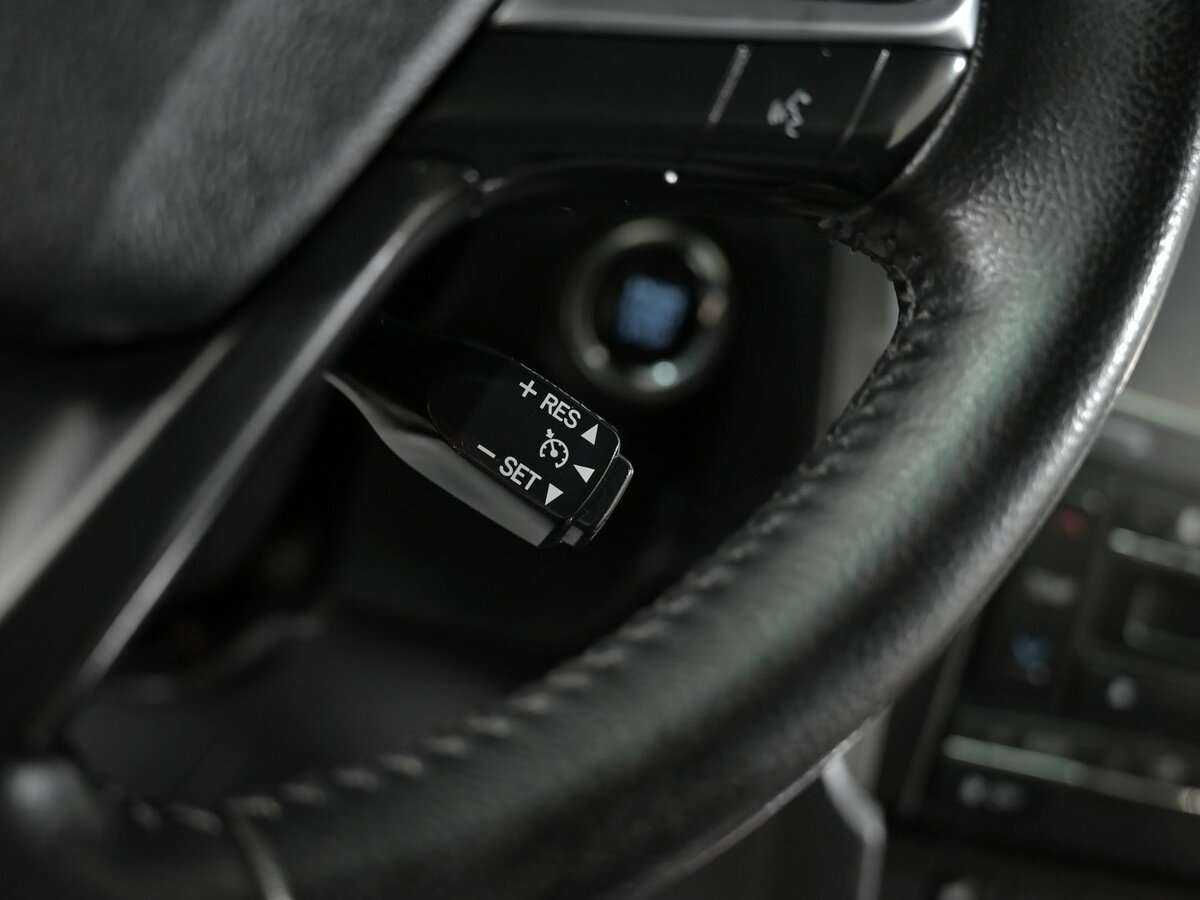 Toyota Camry с пробегом — 2017 год. Фото: #12