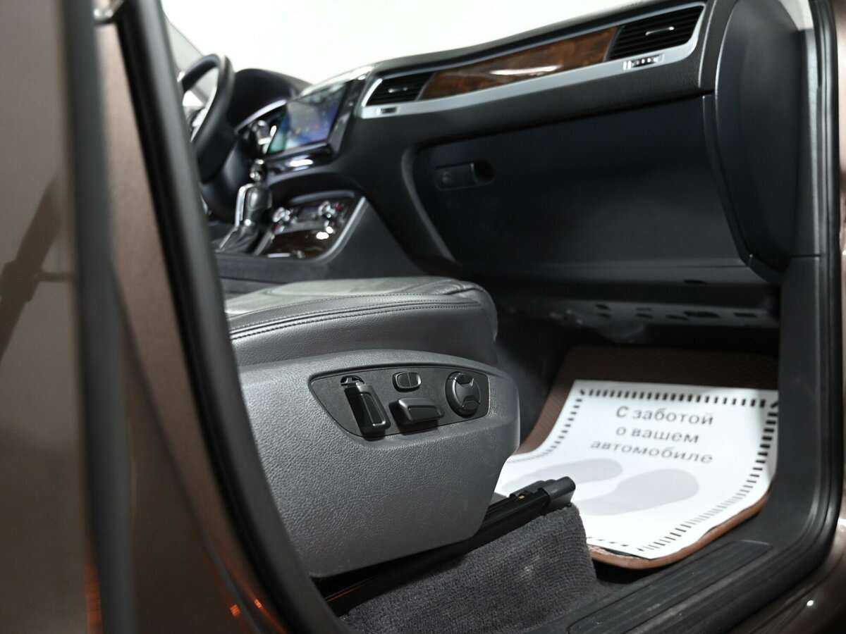 Volkswagen Touareg с пробегом — 2013 год. Фото: #13