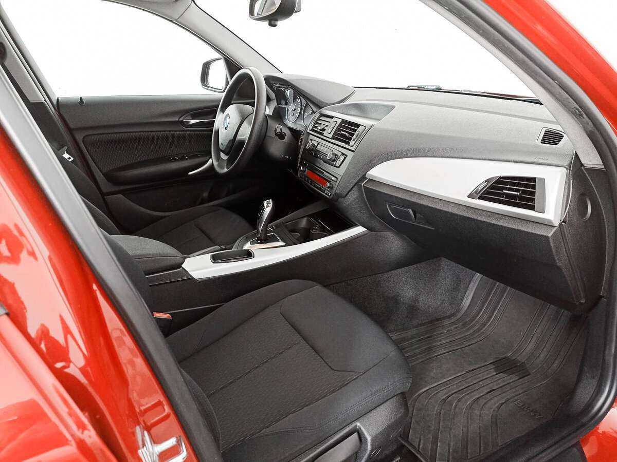 BMW 1 серии с пробегом — 2012 год. Фото: #6