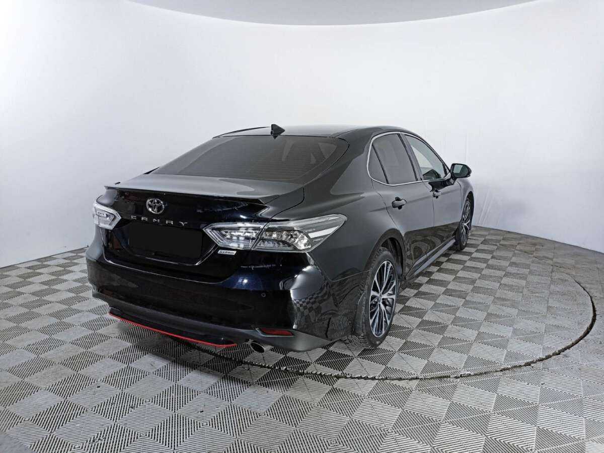 Toyota Camry с пробегом — 2020 год. Фото: #3