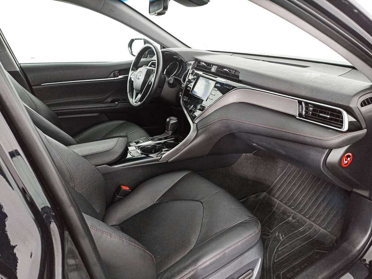 Toyota Camry с пробегом — 2020 год. Фото: #7