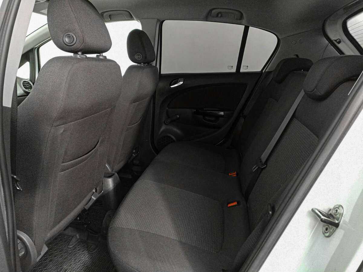 Opel Corsa с пробегом — 2013 год. Фото: #11