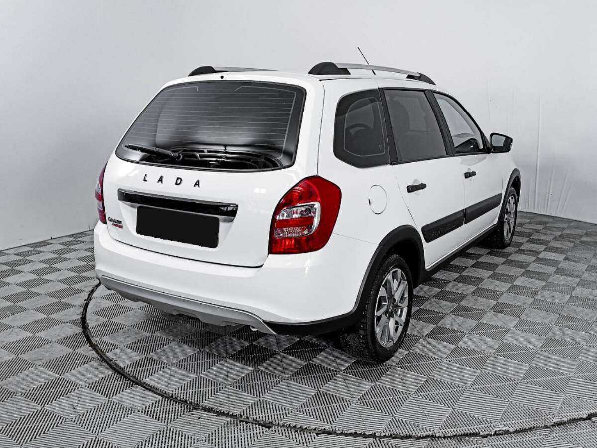 Lada (ВАЗ) Granta с пробегом — 2023 год. Фото: #4