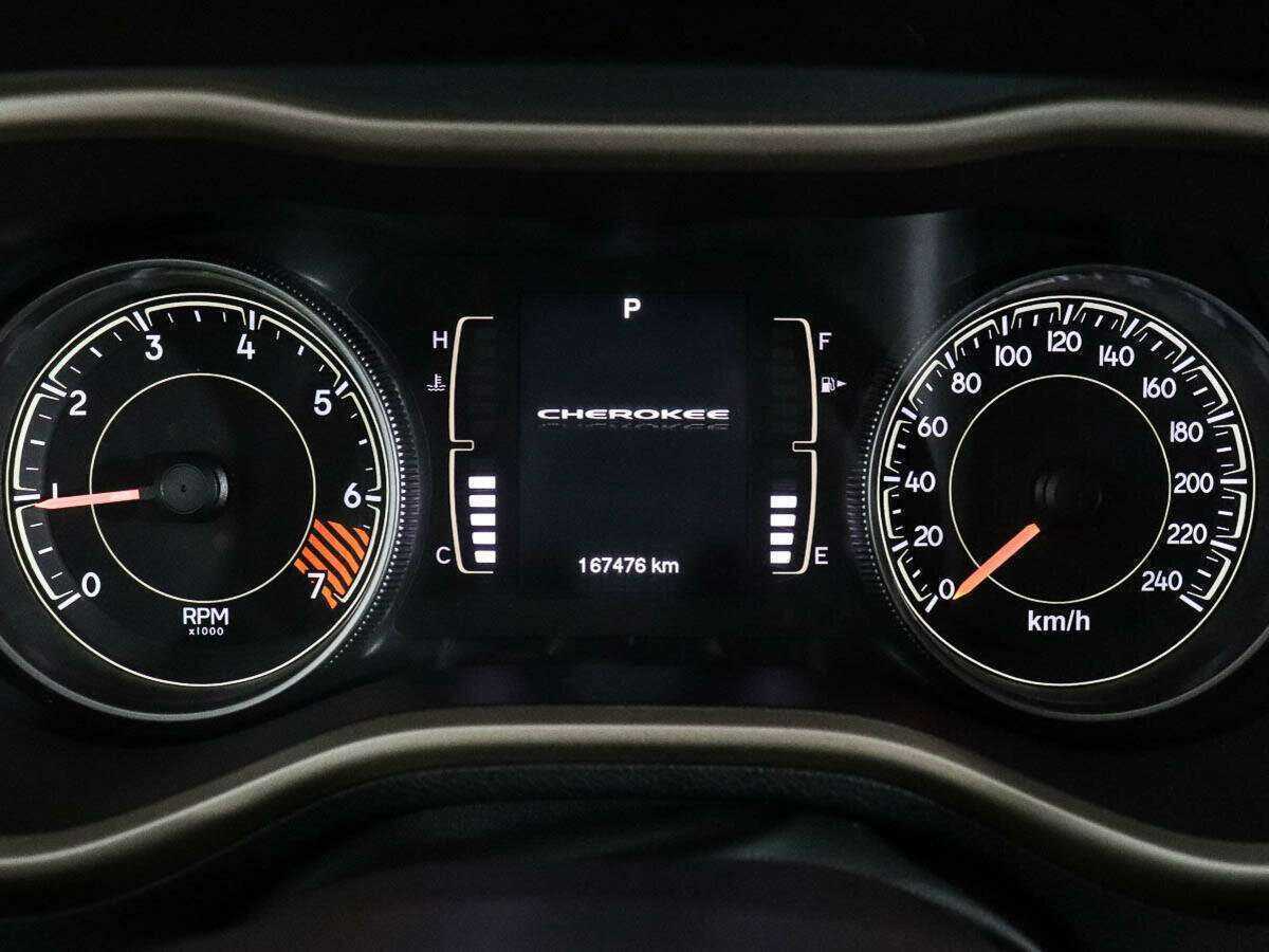 Jeep Cherokee с пробегом — 2014 год. Фото: #9