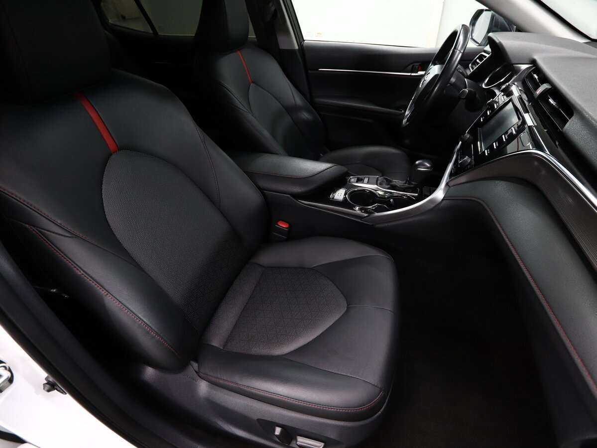 Toyota Camry с пробегом — 2020 год. Фото: #11