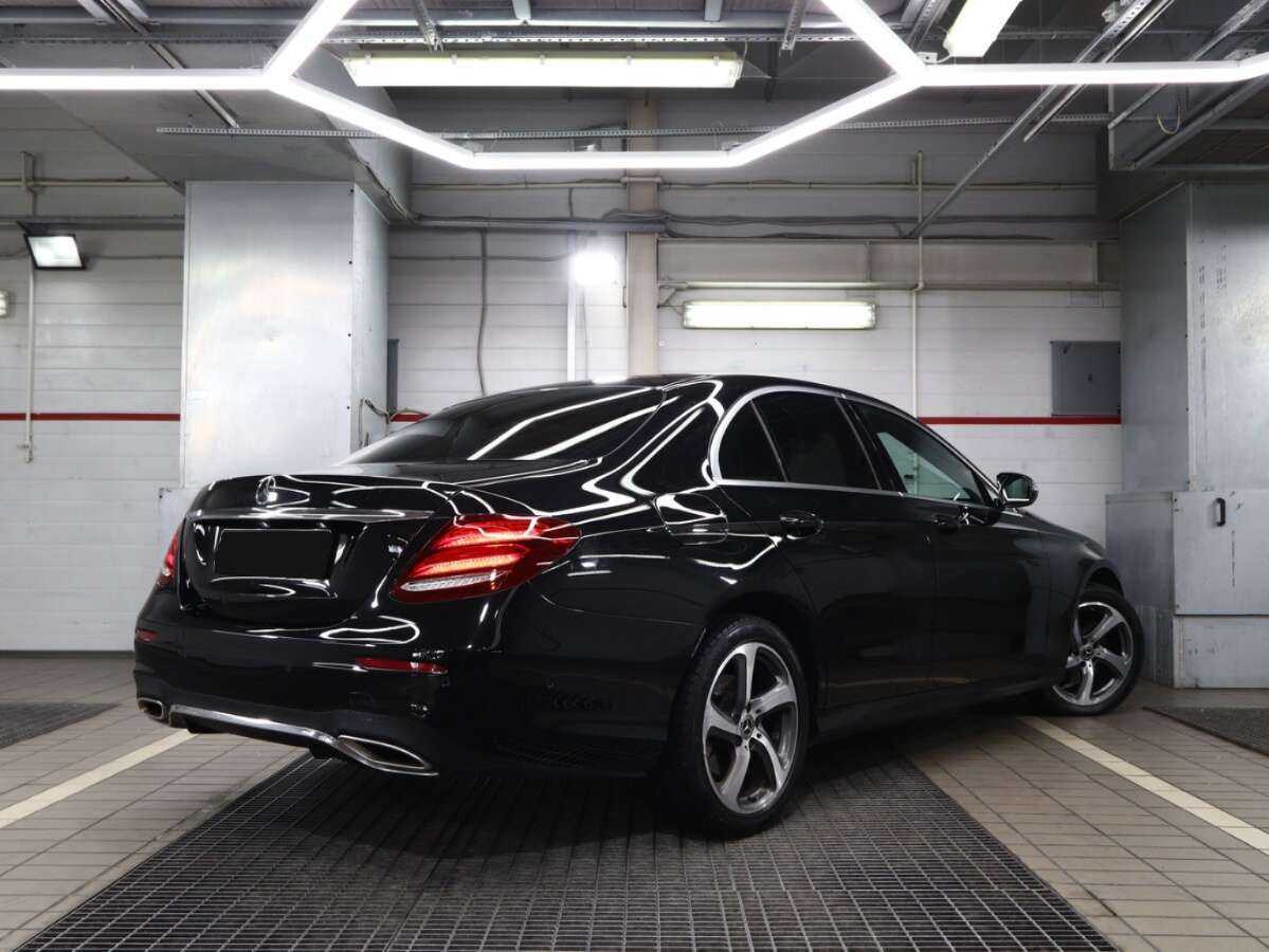 Mercedes-Benz E-Класс с пробегом — 2018 год. Фото: #3