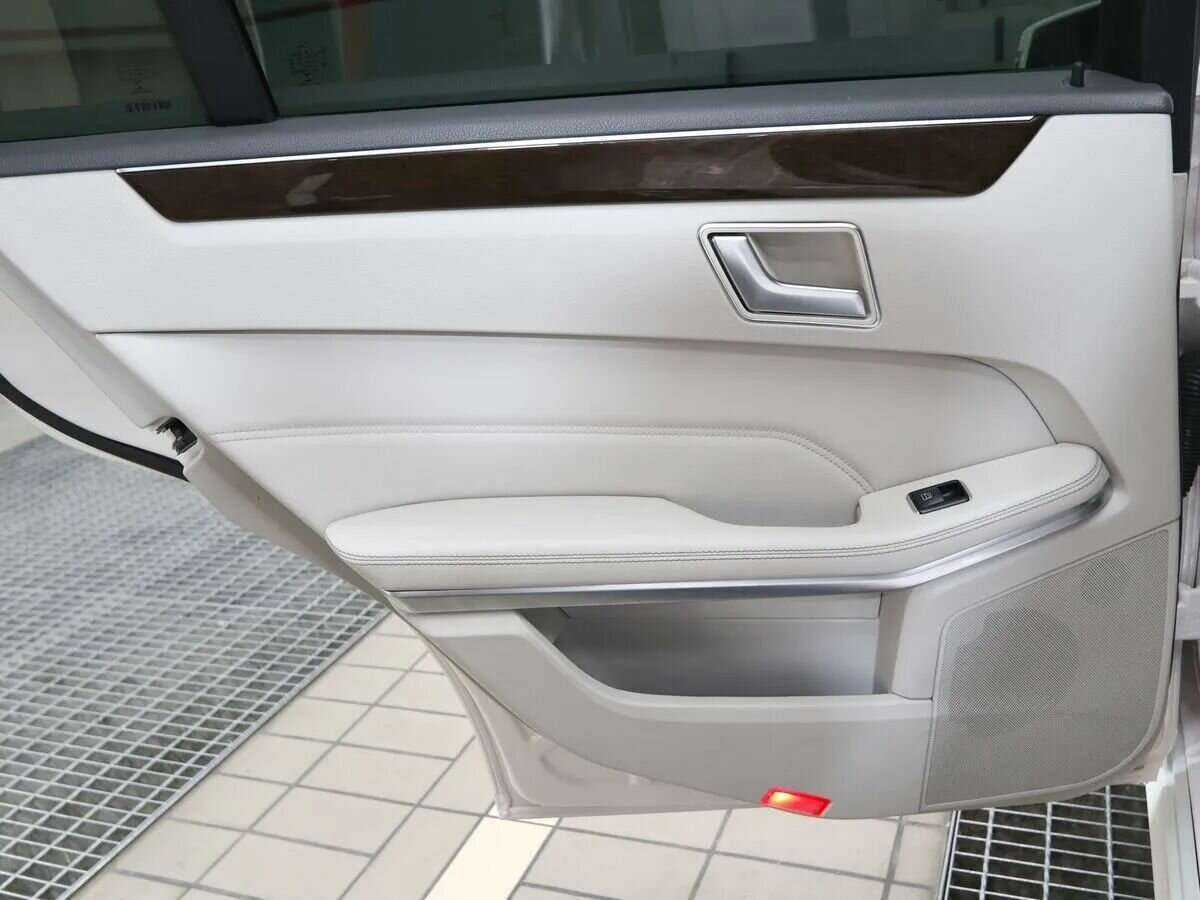 Mercedes-Benz E-Класс с пробегом — 2014 год. Фото: #12