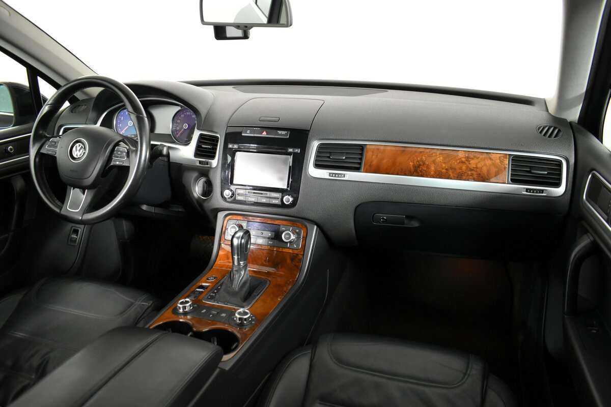 Volkswagen Touareg с пробегом — 2012 год. Фото: #9