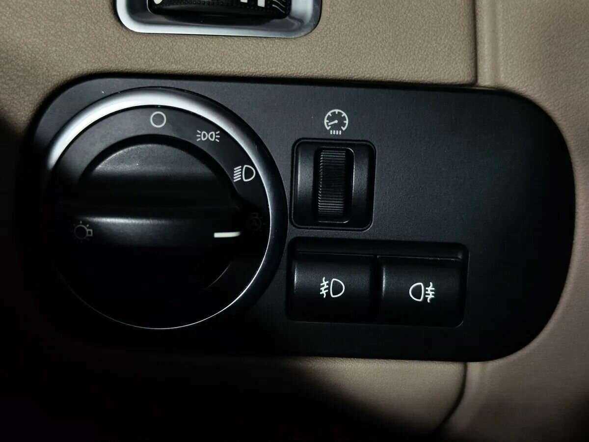 Land Rover Discovery с пробегом — 2014 год. Фото: #19