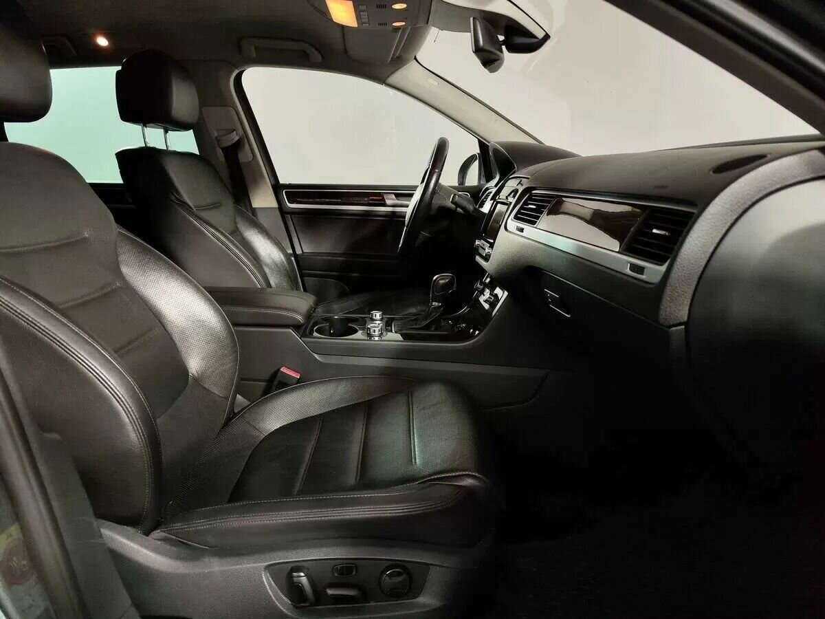 Volkswagen Touareg с пробегом — 2014 год. Фото: #20