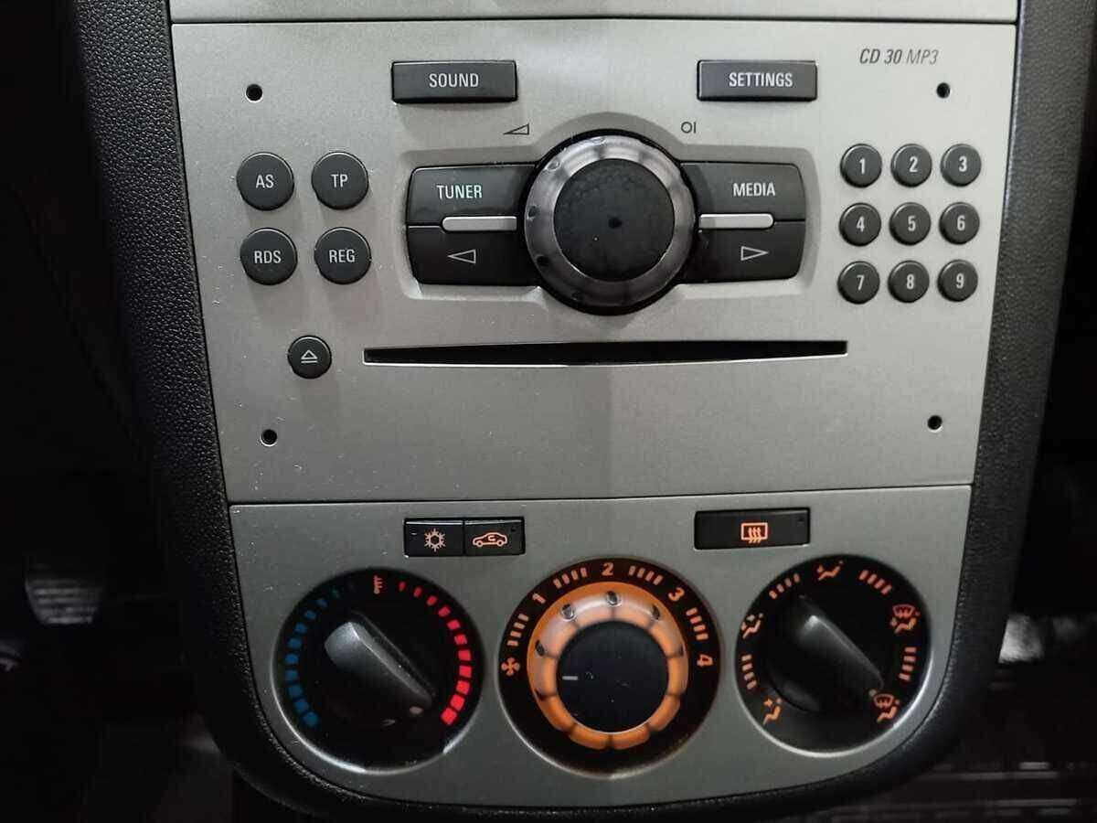 Opel Corsa с пробегом — 2012 год. Фото: #12