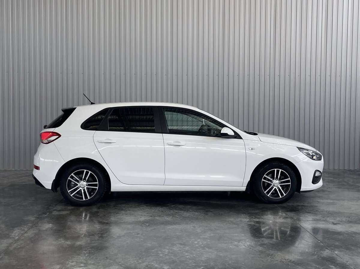 Hyundai i30 с пробегом — 2022 год. Фото: #3