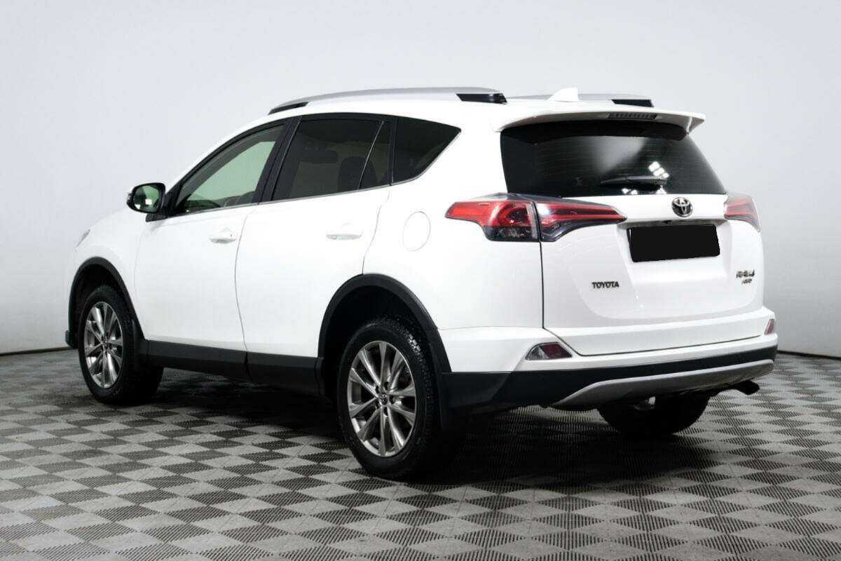 Toyota RAV4 с пробегом — 2016 год. Фото: #6