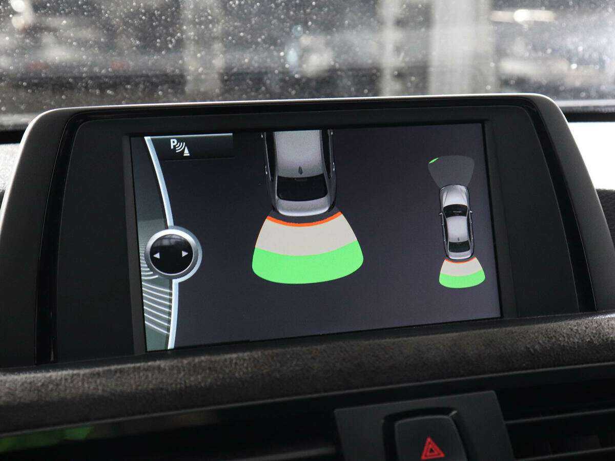 BMW 3 серии с пробегом — 2013 год. Фото: #10