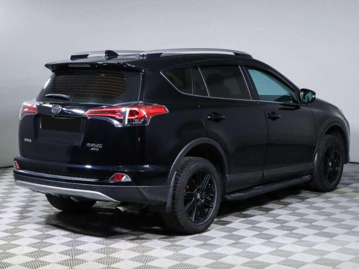 Toyota RAV4 с пробегом — 2017 год. Фото: #3