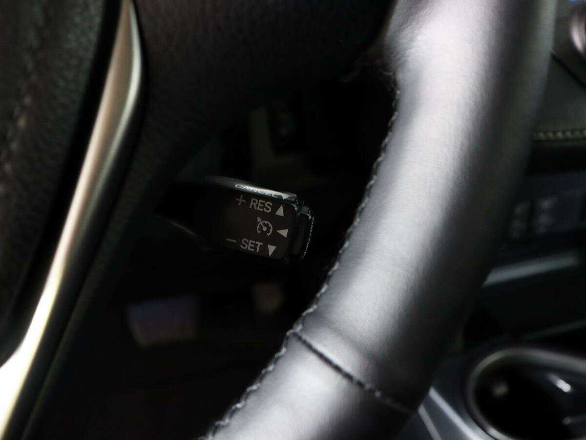 Toyota RAV4 с пробегом — 2017 год. Фото: #17