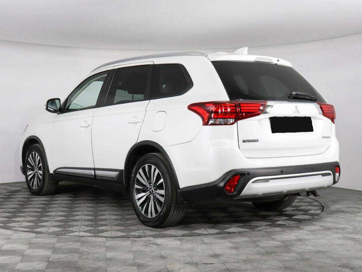 Mitsubishi Outlander с пробегом — 2019 год. Фото: #6