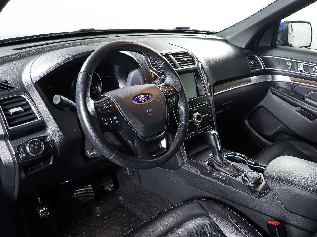 Ford Explorer с пробегом — 2017 год. Фото: #14
