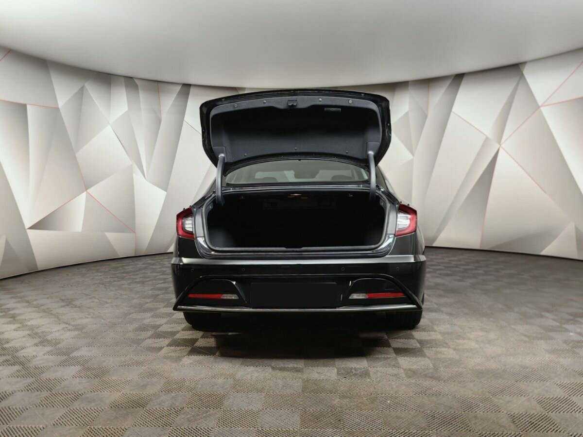 Hyundai Sonata с пробегом — 2022 год. Фото: #9